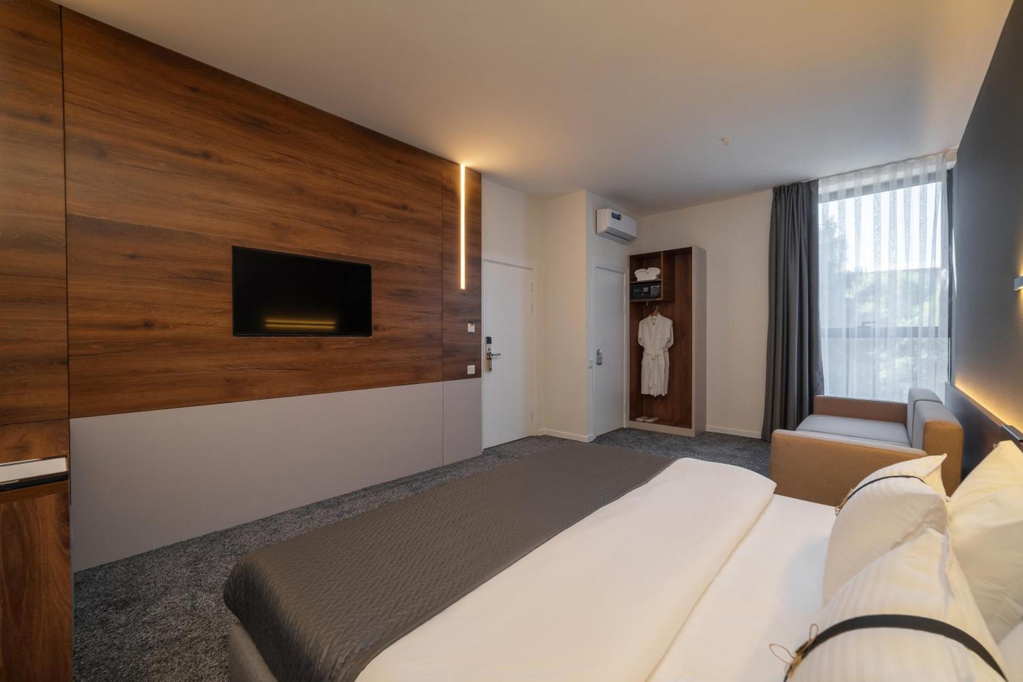 Duo Hotel By Futuro Biskek Kültér fotó