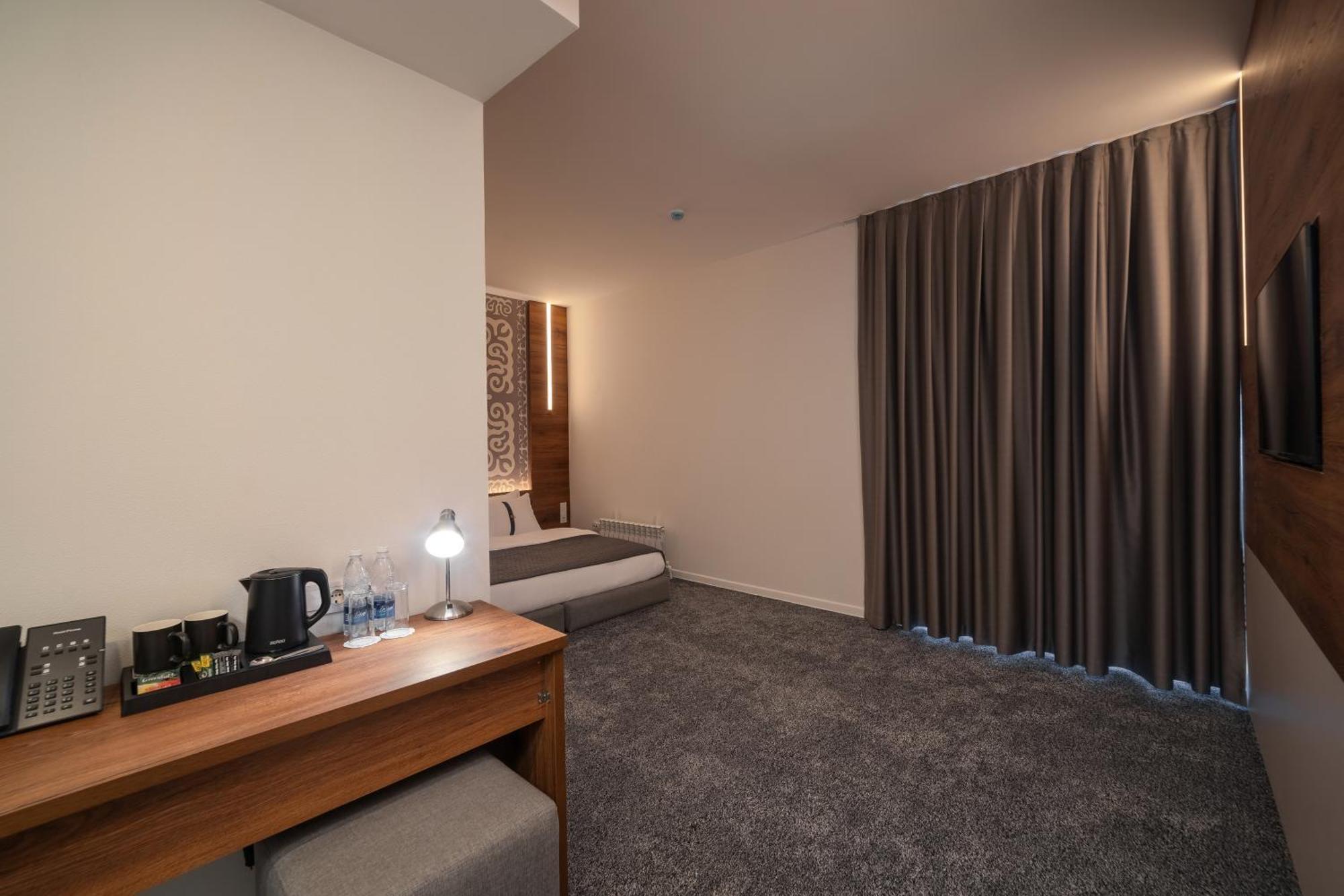 Duo Hotel By Futuro Biskek Kültér fotó