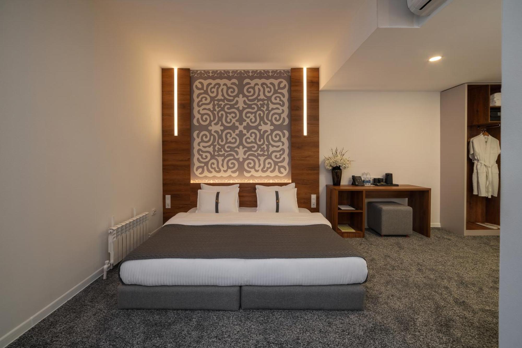 Duo Hotel By Futuro Biskek Kültér fotó