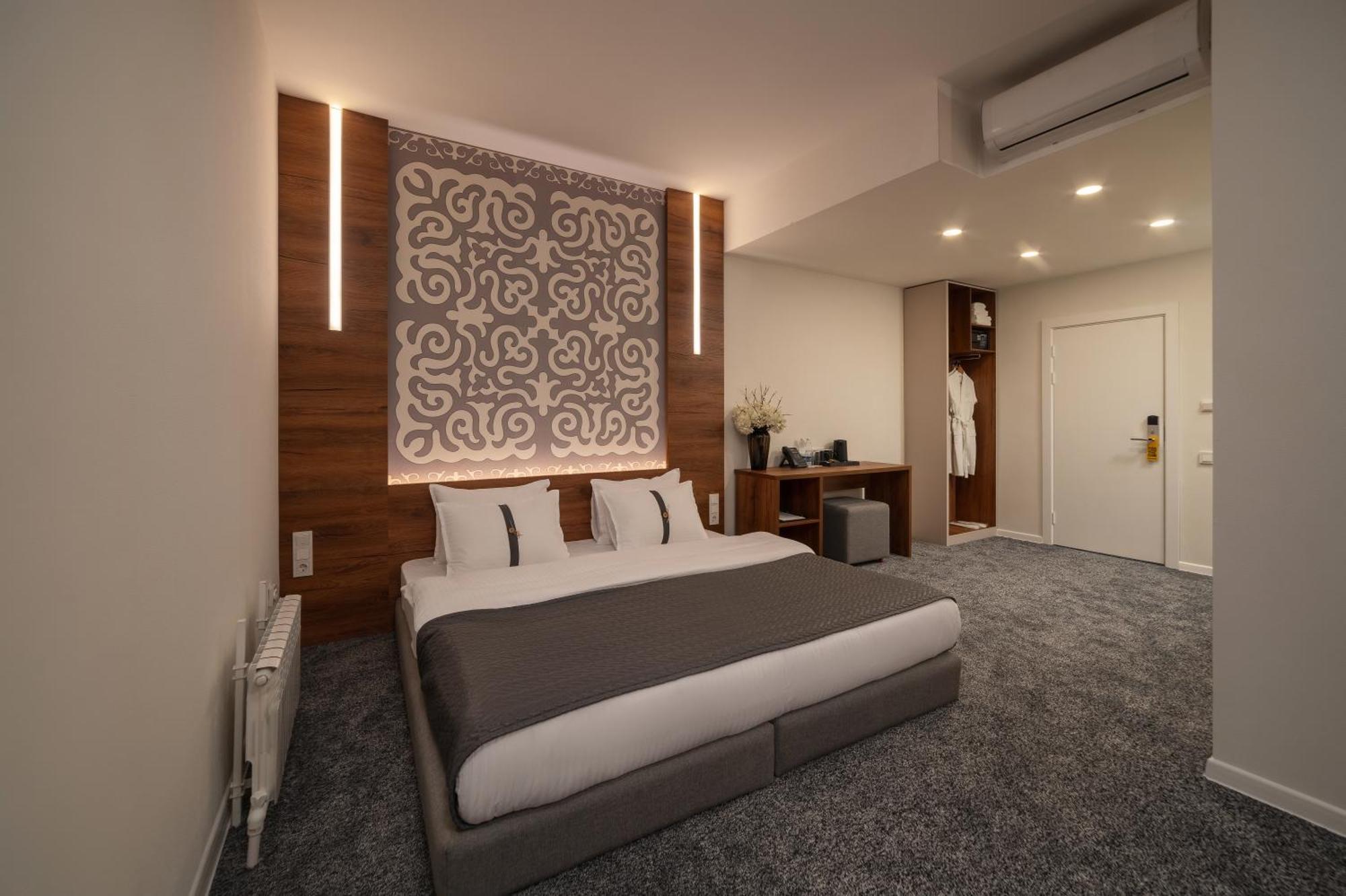 Duo Hotel By Futuro Biskek Kültér fotó