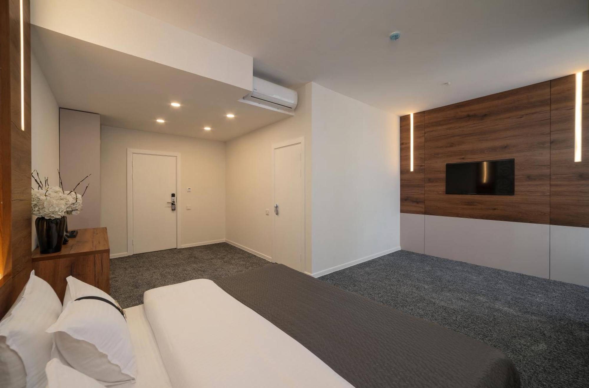 Duo Hotel By Futuro Biskek Kültér fotó