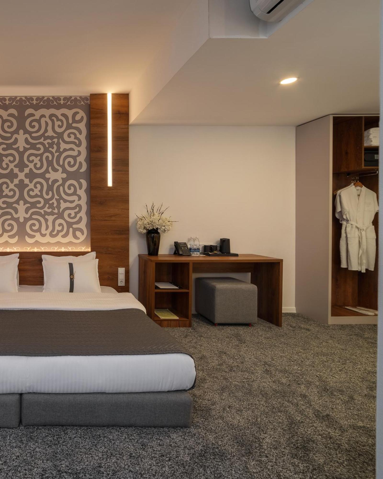 Duo Hotel By Futuro Biskek Kültér fotó